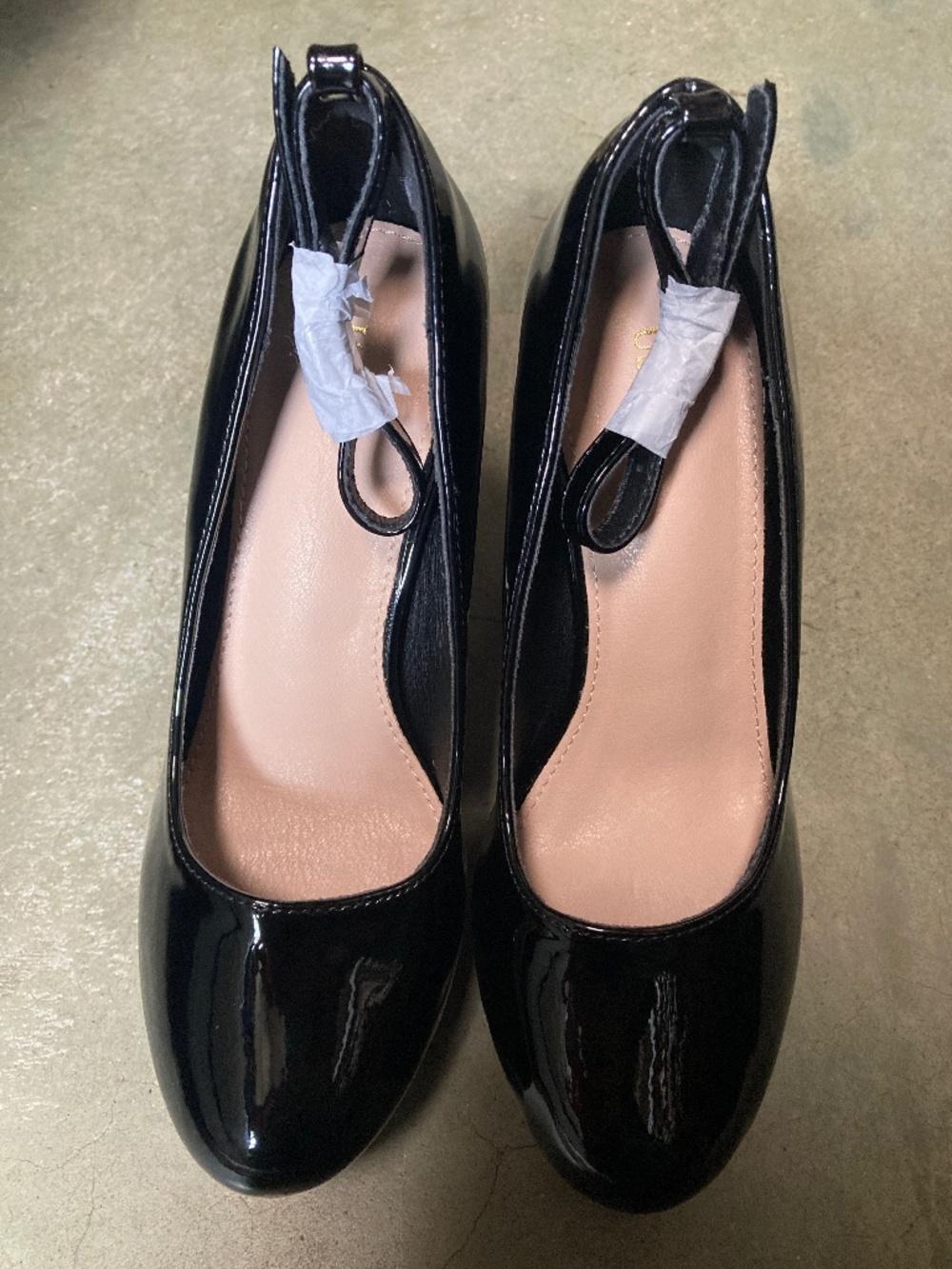 Black platform Allegra K heels
